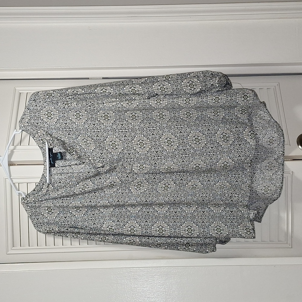Faith and Zoe, patterned long sleeve blouse (1x)